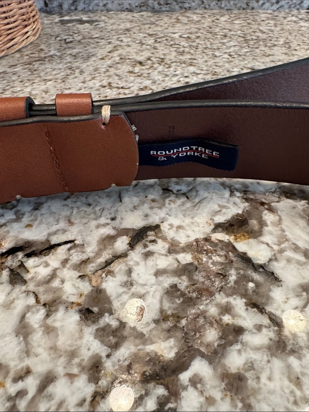 Roundtree & Yorke Chestnut Brown Leather Belt with Silver Buckle
